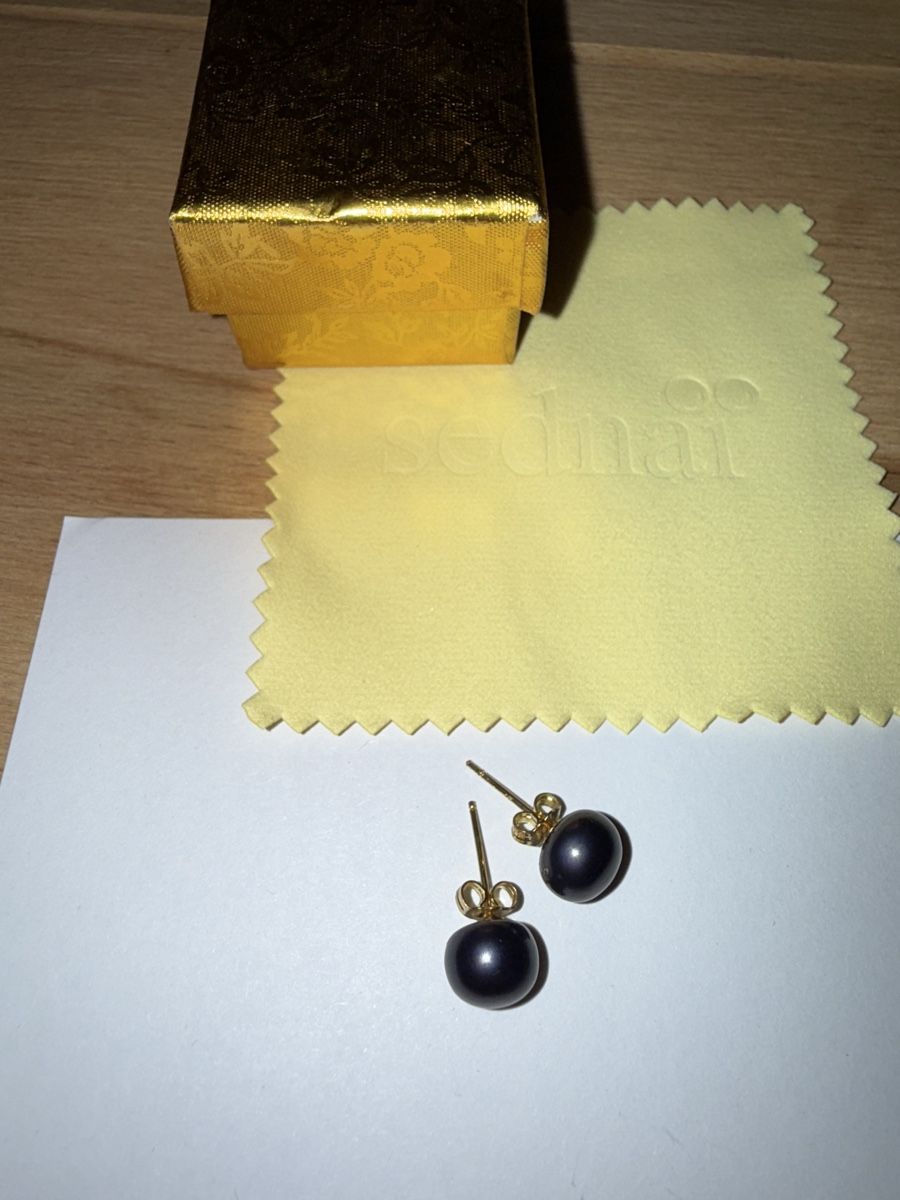 Orecchini pendenti & Orecchini a lobo: Elegante Ohrstecker mit dunklen Süsswasserperlen Perlen, neu – Nuovo e nell'imballaggio originale da Gstaad venduto da Kunst1996 1