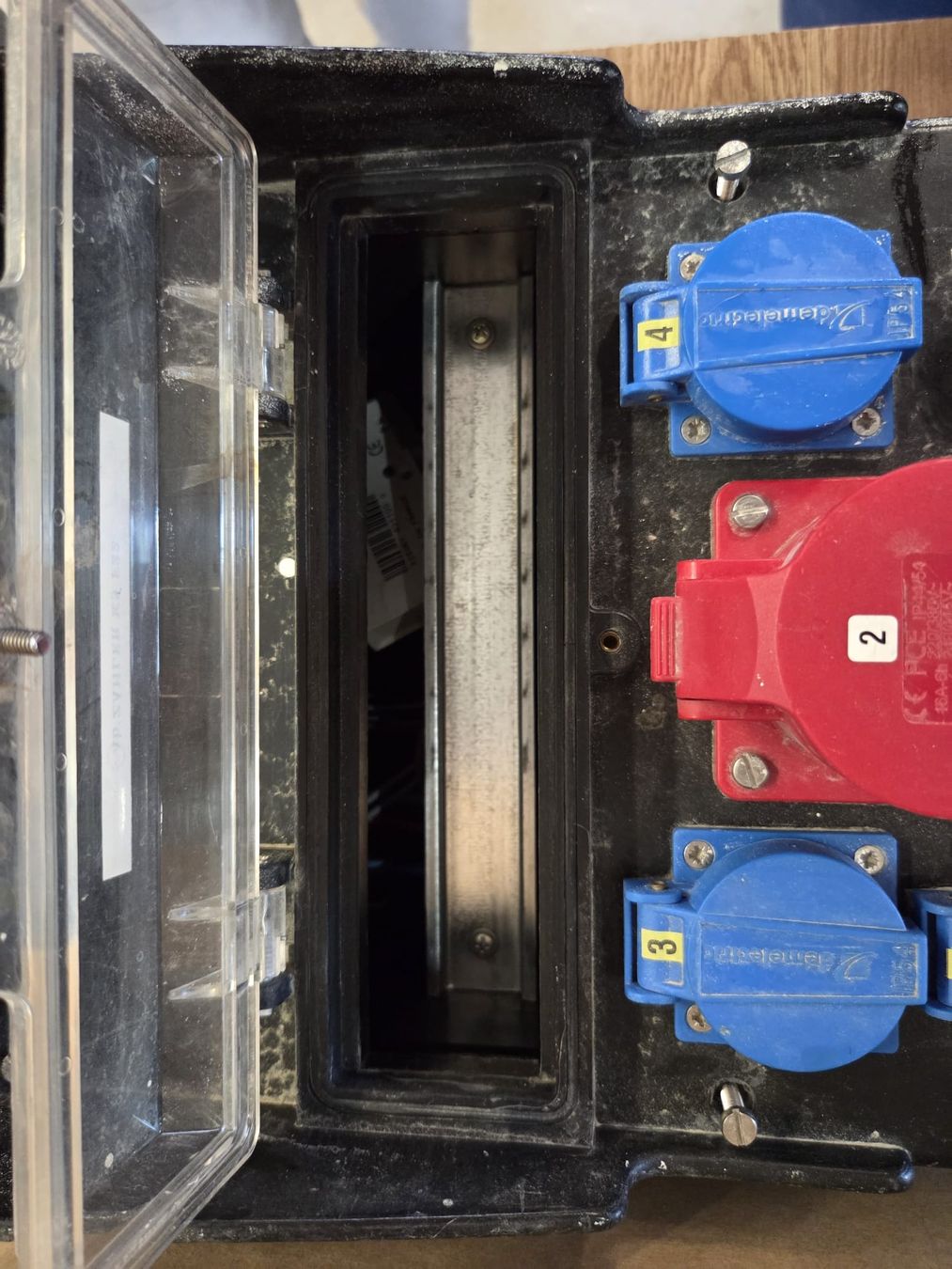 Elektrotechnik: Baustromverteiler 32A – Defekt aus Oberhasli von Cortina 4