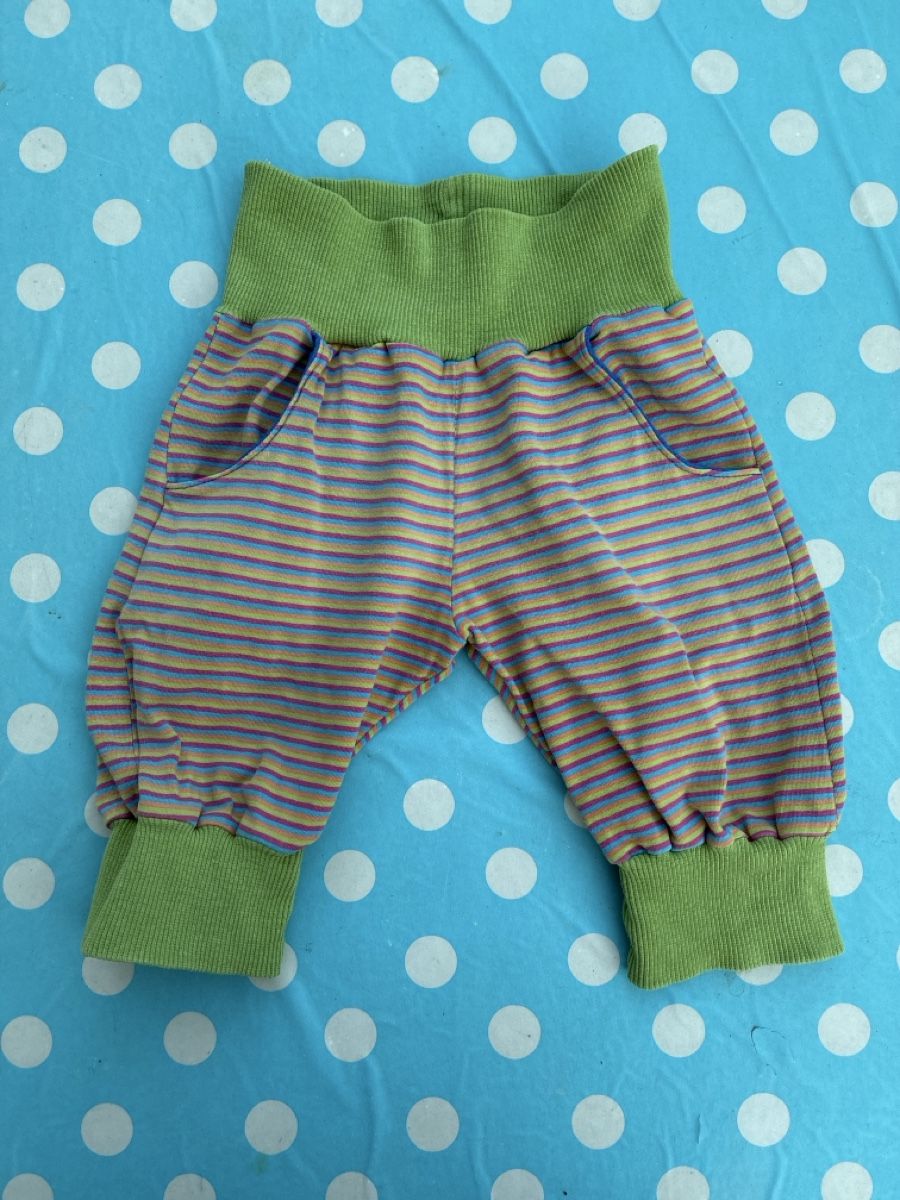 Hosen: Kurze Hose, Pumphose92/98 – Gebraucht aus Winterthur von Tiklo