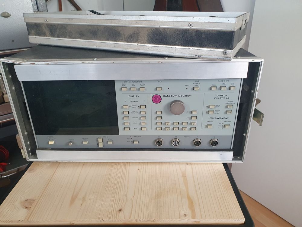 Wiltron Sweep Generator Test Equipment im Case Kaufen auf Ricardo