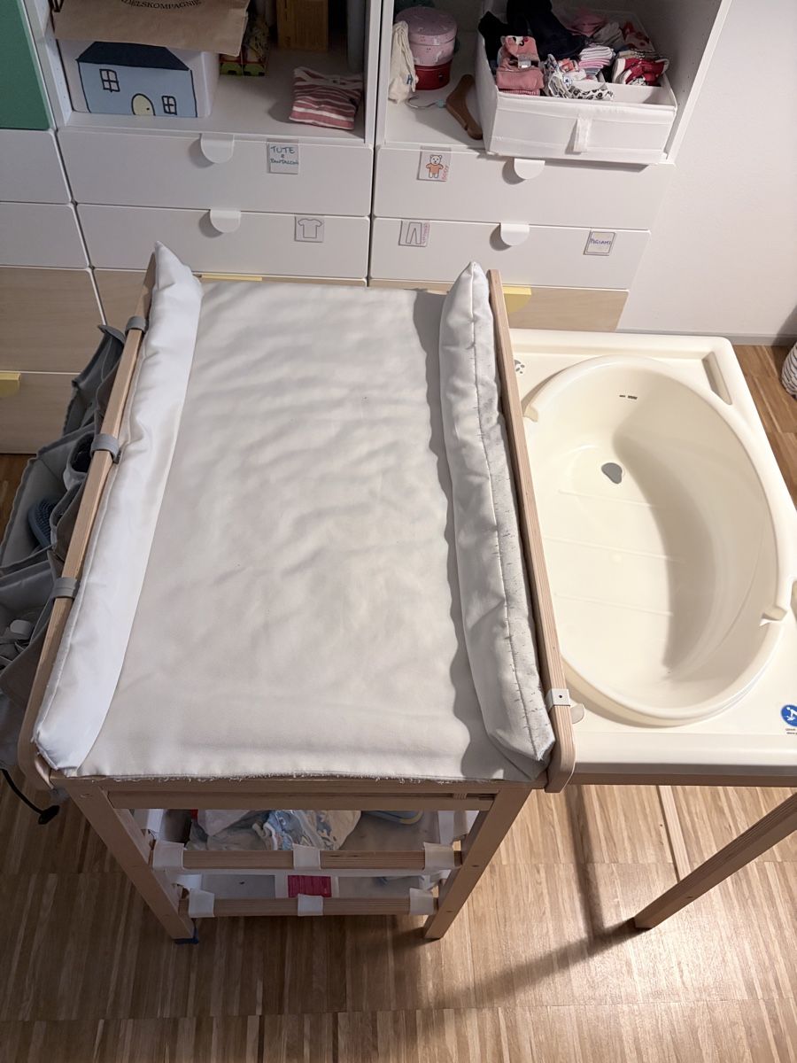 Fasciatoi & Accessori: Wickeltisch mit klappbarer Badewanne – Usato da Zürich venduto da n3llo