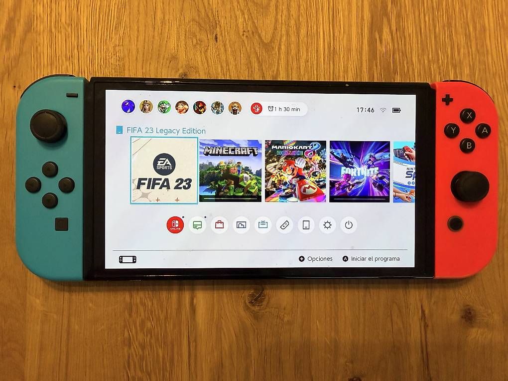 Console: Nintendo Switch Oled wie neu + Etui – Usato da Thalwil venduto da Aniloiodea 1