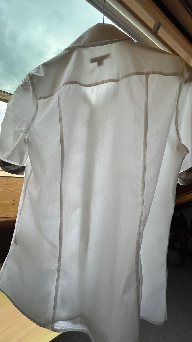 Burberry Camicette: Burberry Bluse weiss – Usato da Düdingen venduto da koe_7kdv 2