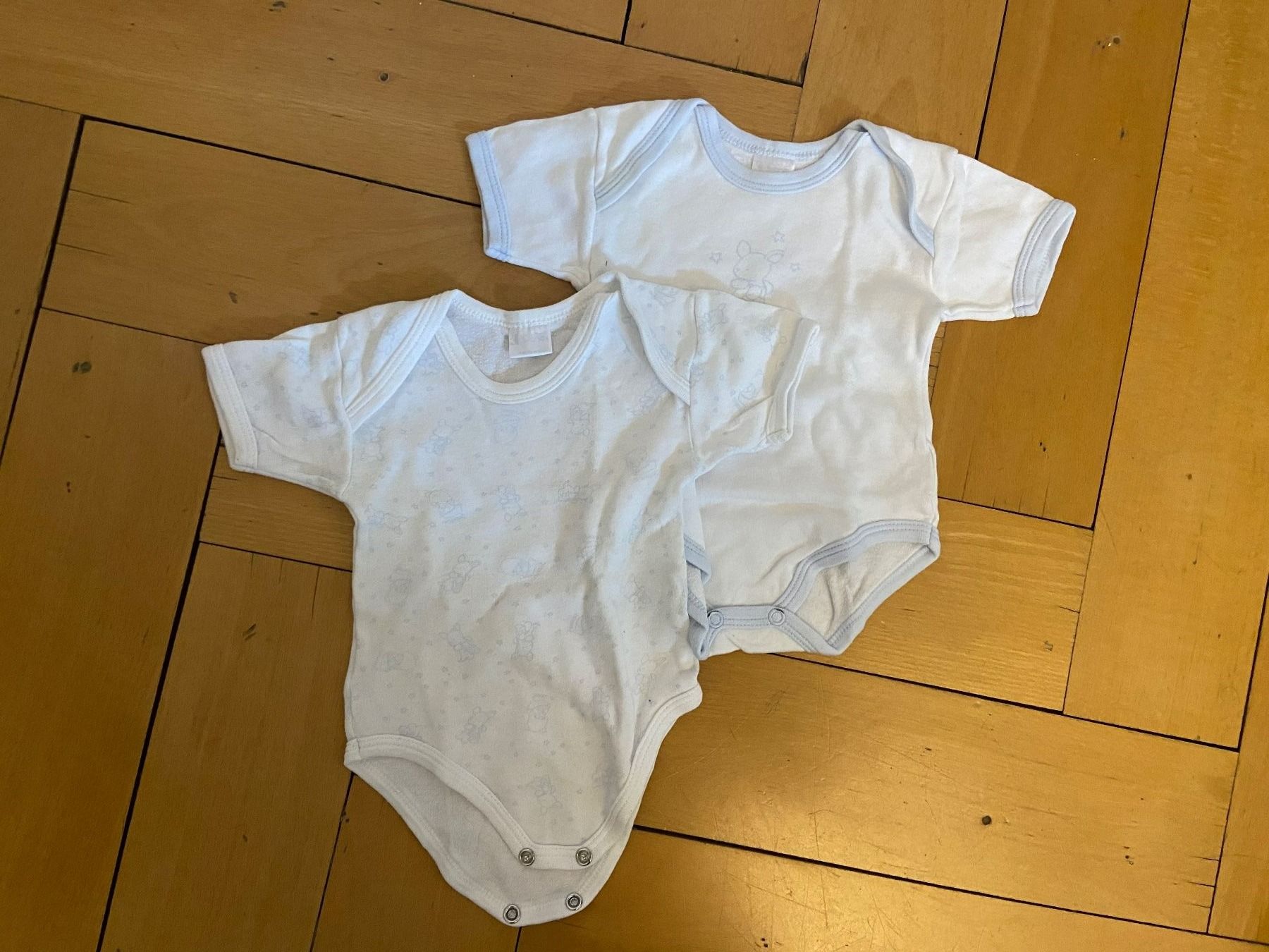 Unterwäsche: 2 Babybodys kurzarm von Idexe' Grösse 62 – Gebraucht aus Zuerich von Tozde