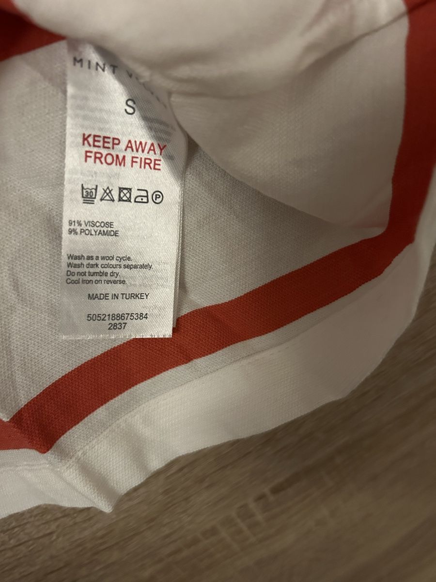 Top: Haut Mint Velvet – Usato da Lausanne venduto da naranjo 2