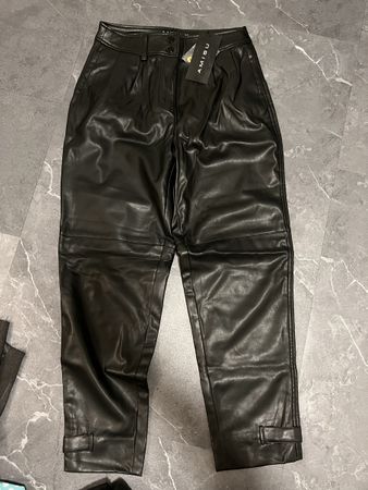 AMISU Kunstleder Hose Gr. 36 Schwarz Neu