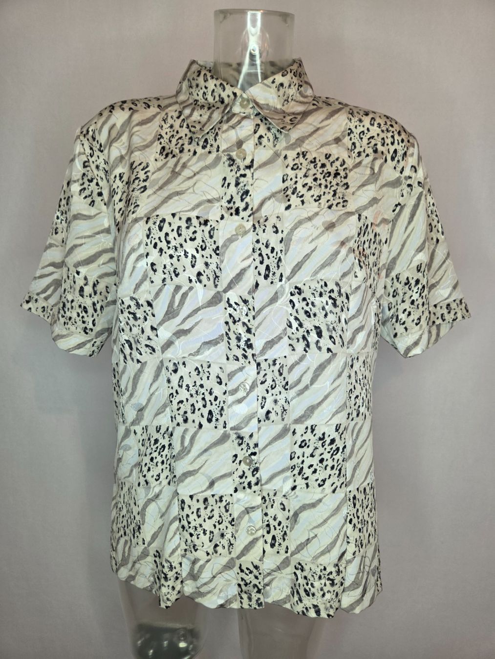 Camicette: 90er Bluse mit Animalprint - M/L – Usato da Bern venduto da -Aniko-