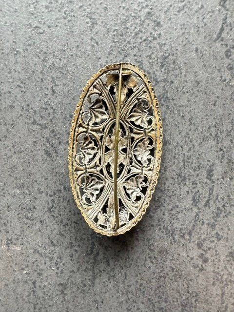 Spille & Fermagli: Vintage Brosche oval - verziert mit Steinen – Usato da Feldbach venduto da CDF10 1