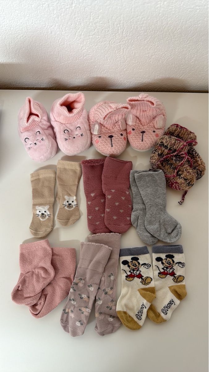 Lotti & Set di vestiti: Babysocken 0-6 M – Usato da Bettwiesen venduto da Maori6