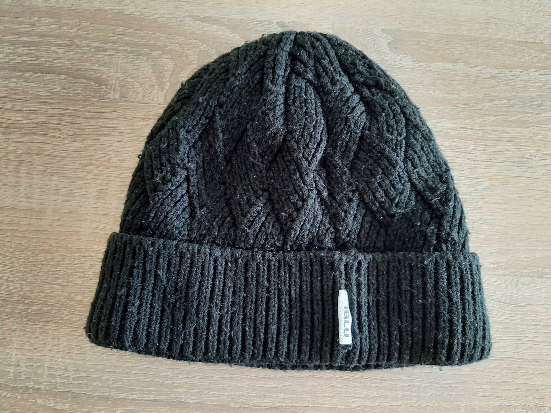Chapeaux, bonnets & casquettes: Strickmütze Iglu schwarz, mit Innenfutter – D'occasion à Menziken par Rien1 2
