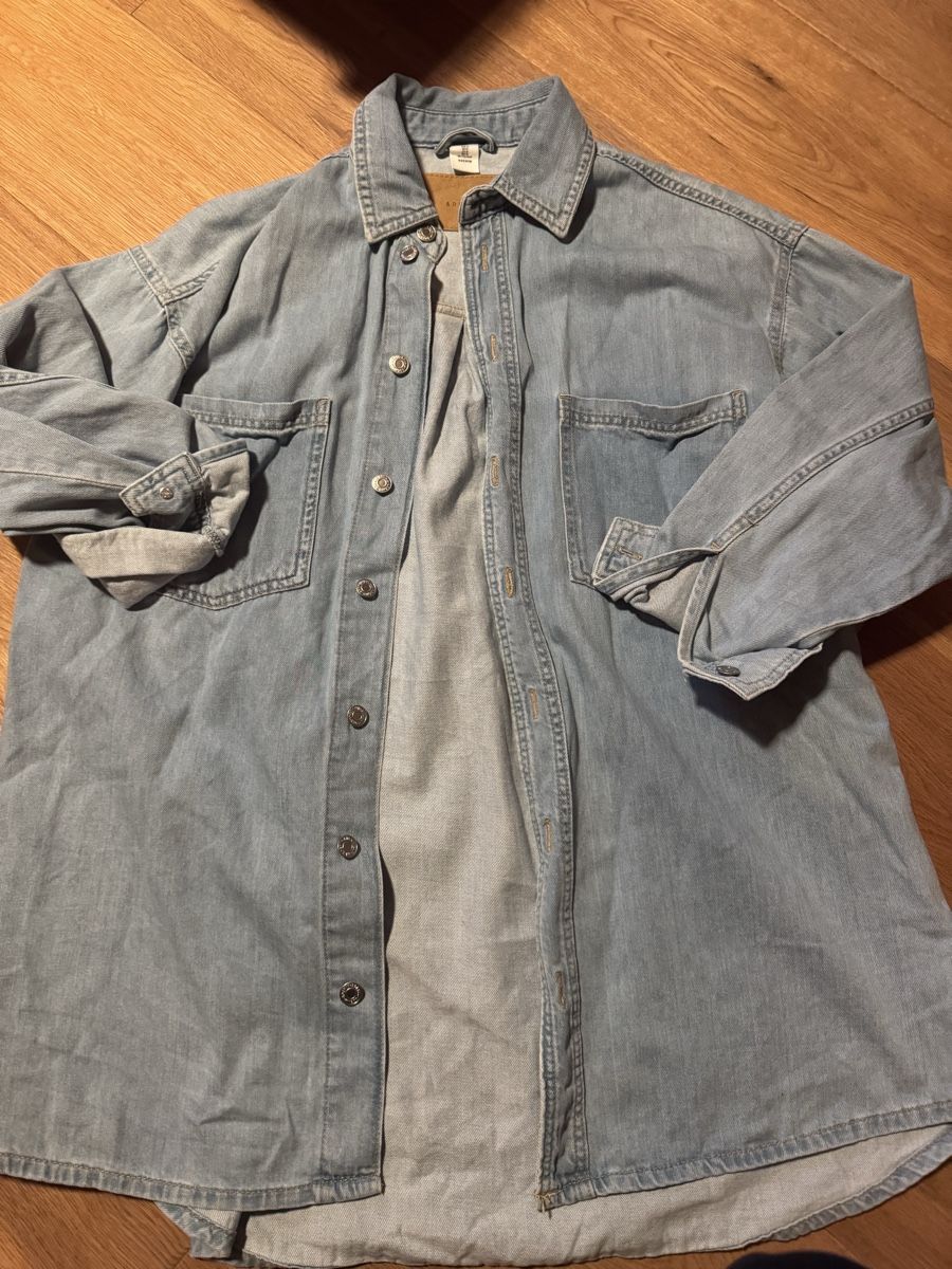 H&M Blusen: Jeanshemd oversize H&M – Gebraucht aus Klosters von jewelsy