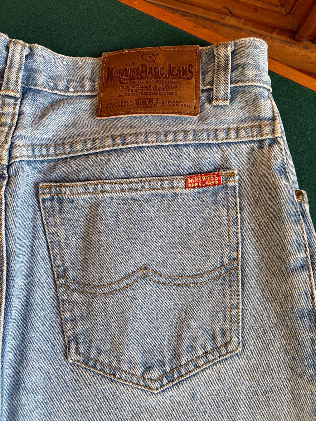 Jeans: VINTAGE NORWISS BASIC JEANS mit hoher Taille  Größe 44 – Usato da Interlaken venduto da Bona55 6
