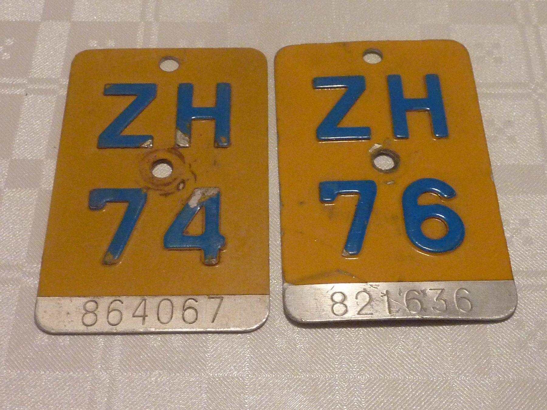 Insegne: Velonummern ZH 74, 76 plaque Velo – Usato da Dietikon venduto da damaszen