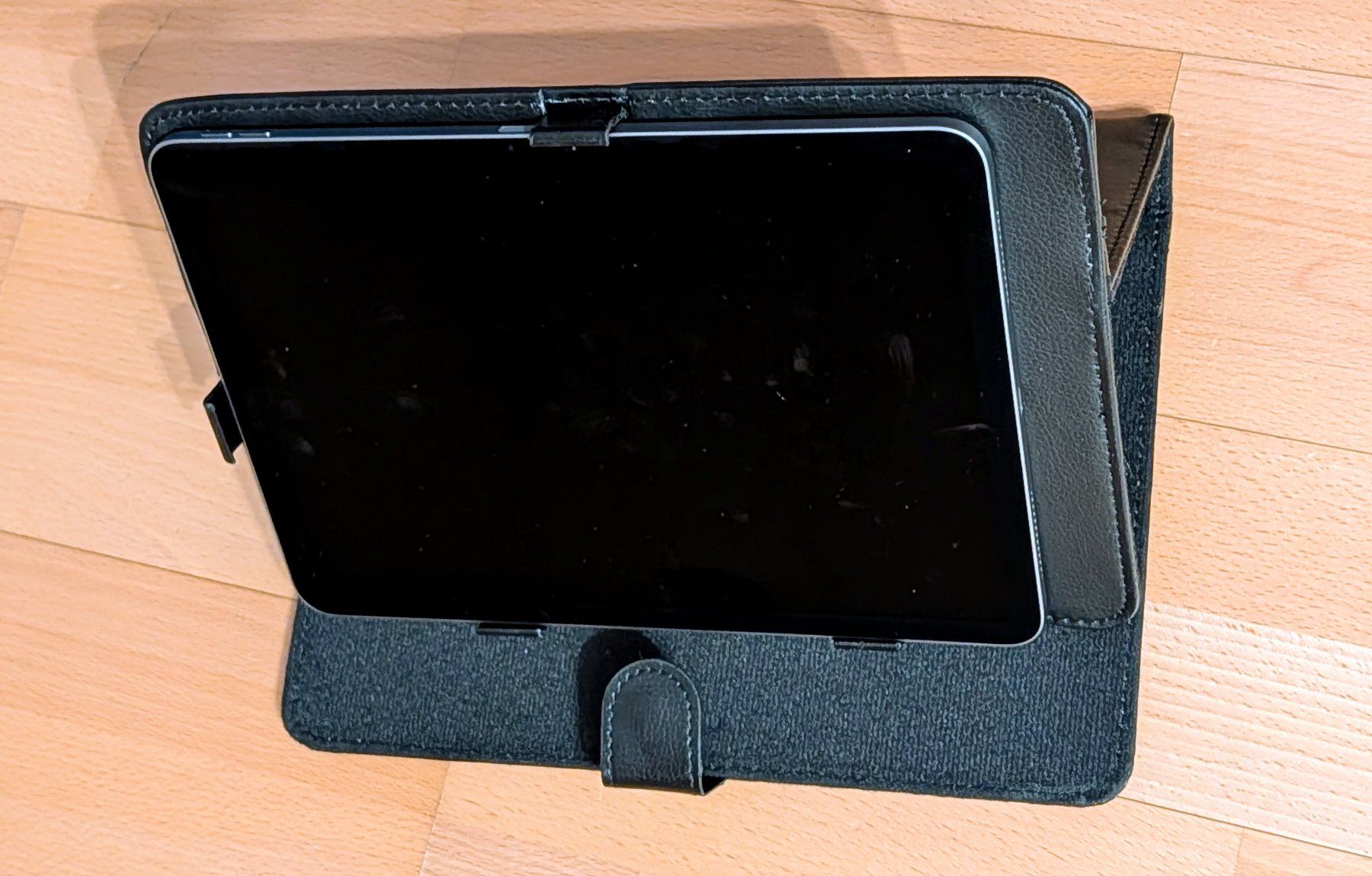 Covers & Borse: Schutztasche für Tablets mit Magnetverschluss – Nuovo e nell'imballaggio originale da Steinach venduto da THyollari 1
