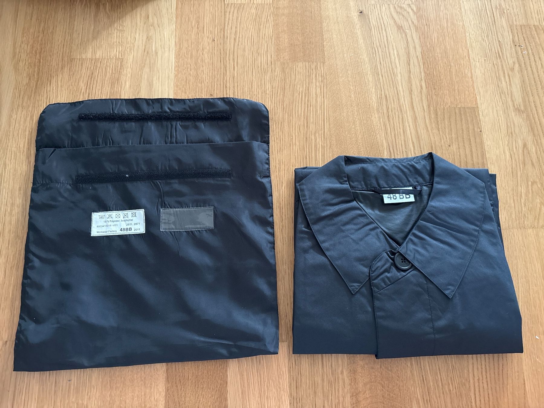 Cappotti: Schweizer Militärregenschutz Ausgänger – Nuovo (secondo la descrizione) da Möhlin venduto da dav_xtc2