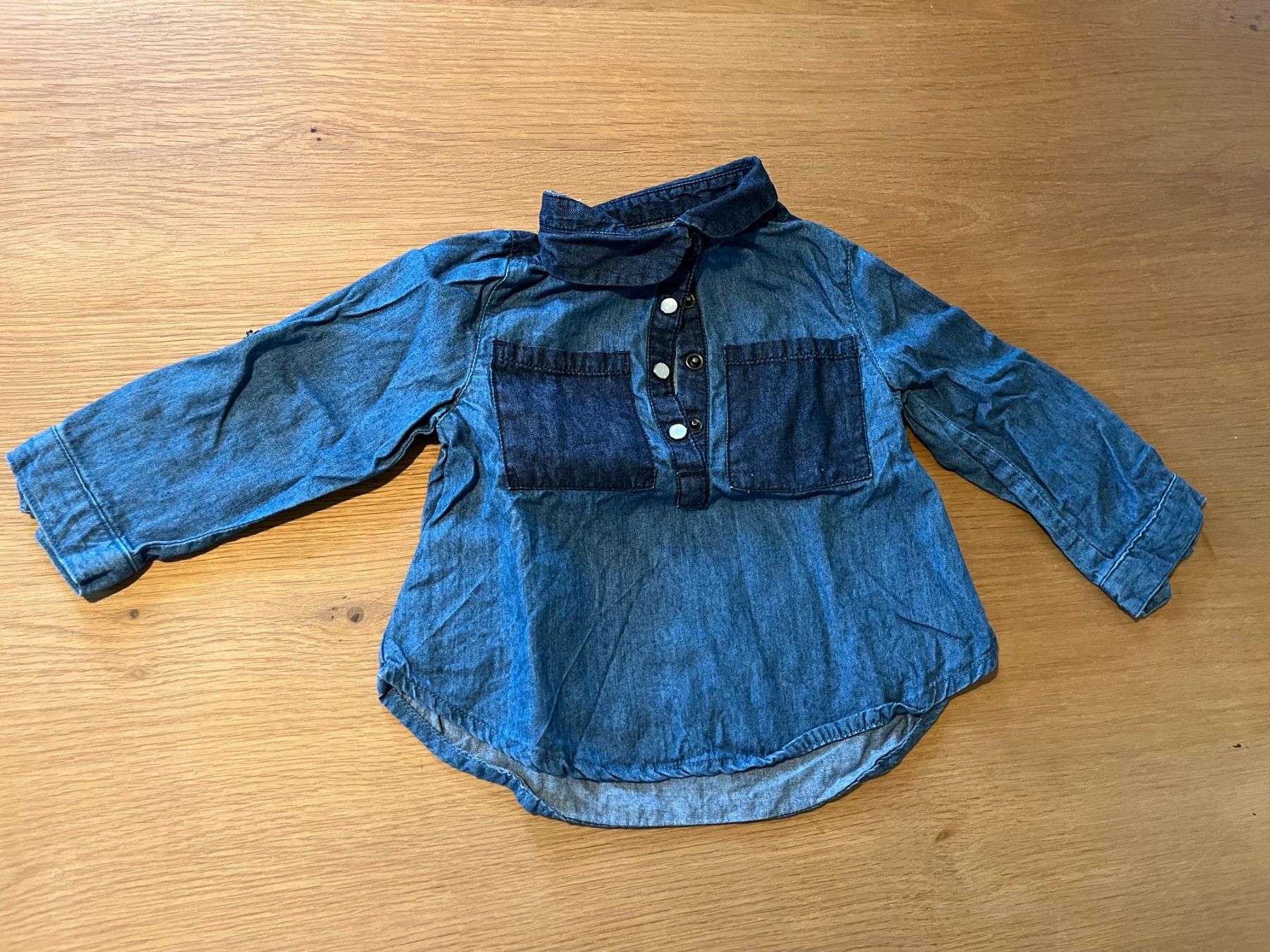 La Redoute Hemden, Tops & T-Shirts: LaRedoute Jeansbluse Baby Größe 74 – Gebraucht aus Wolfwil von NewGirl