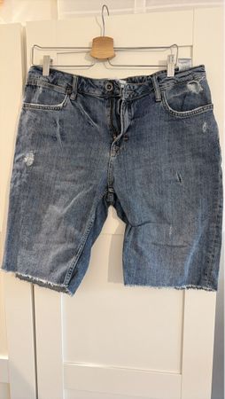 Coole Jeans Shorts für den Sommer, Grösse 32, Used Look