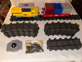 Train Playmobil  radio commandé avec 1 wagon et rails