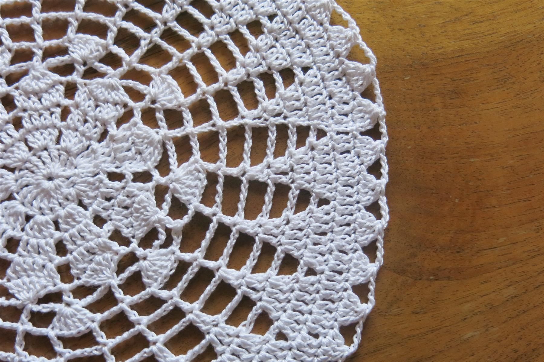 Tutte le decorazioni: Rundes Häkeldeckchen ca 25 cm / weiss – Nuovo (secondo la descrizione) da Schaffhausen venduto da Espressoo7 1