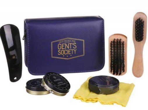 Sonstige Kleidung & Accessoires: Schuhreinigerset – Neu und originalverpackt aus Oftringen von hotdeals57