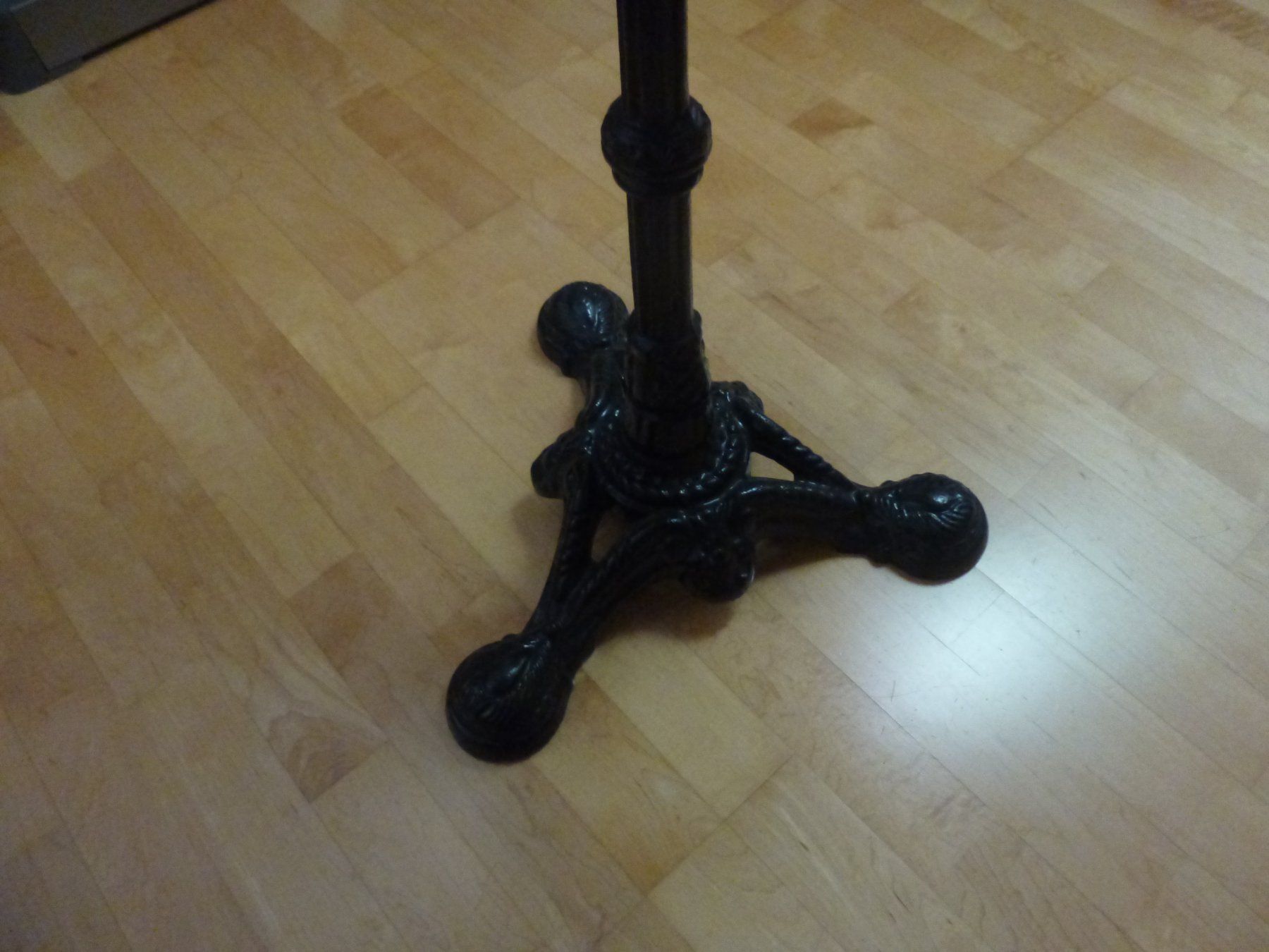 Tische: Party-Apero-Tischli – Gebraucht aus Aeschi SO von Tushpush 2