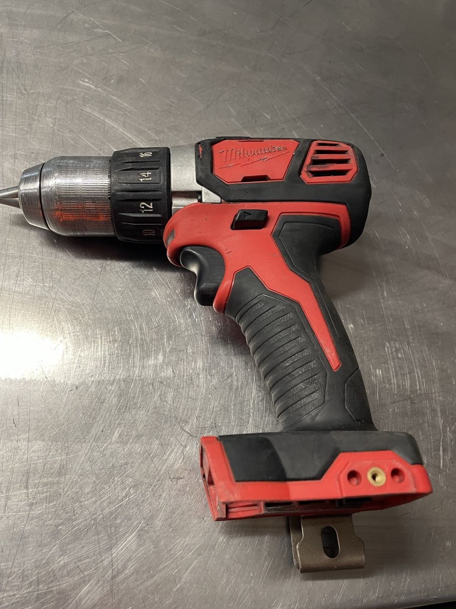 Milwaukee Trapani: Milwaukee M18 BDD Akkuschrauber gebraucht – Usato da Arbon venduto da Lenya4