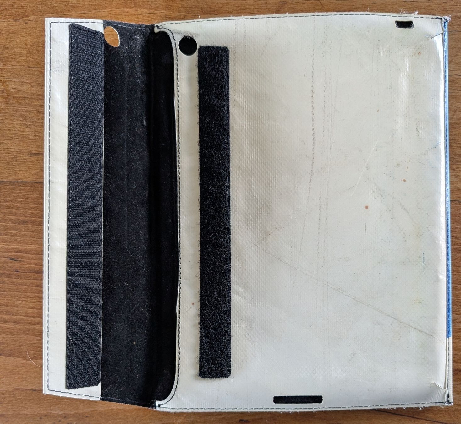 Freitag Coques & Sacs: FREITAG Tablet-Hülle blau weiss – D'occasion à Münsingen par Rehtre 3