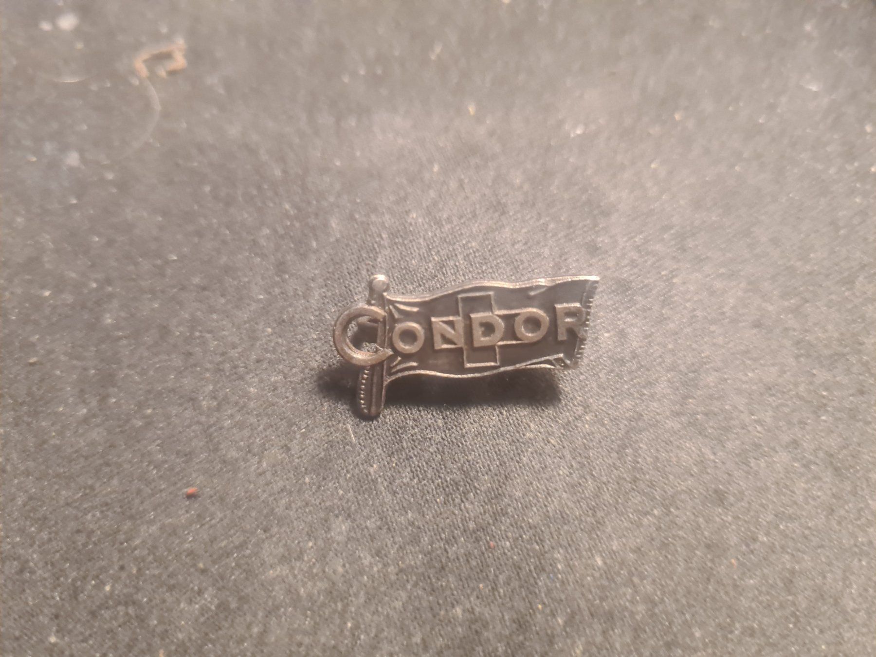 Placchette & Badge: CONDOR  BADGE  VINTAGE  COLLECTION – Usato da Bellevue venduto da BURGOLMANIA