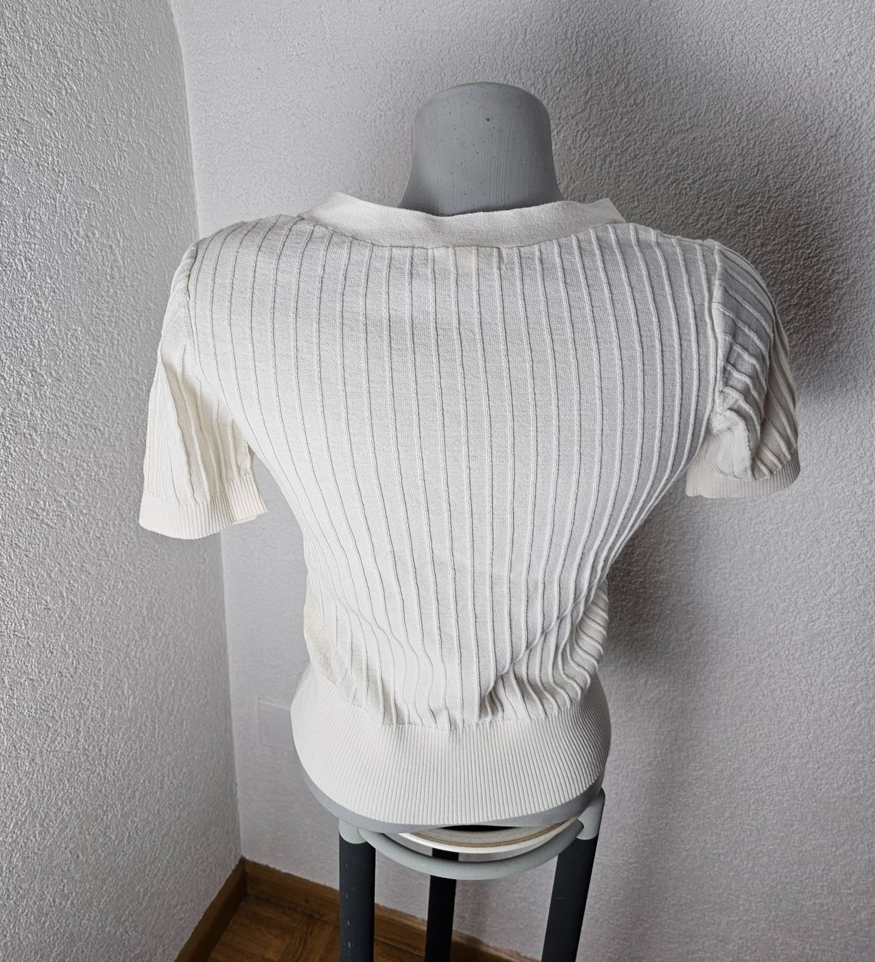 H&M T-Shirts: H&M Basic cooles Shirt mit Knöpfli Gr. XS Business Chic – Gebraucht aus Füllinsdorf von Sunnebliemli7 3