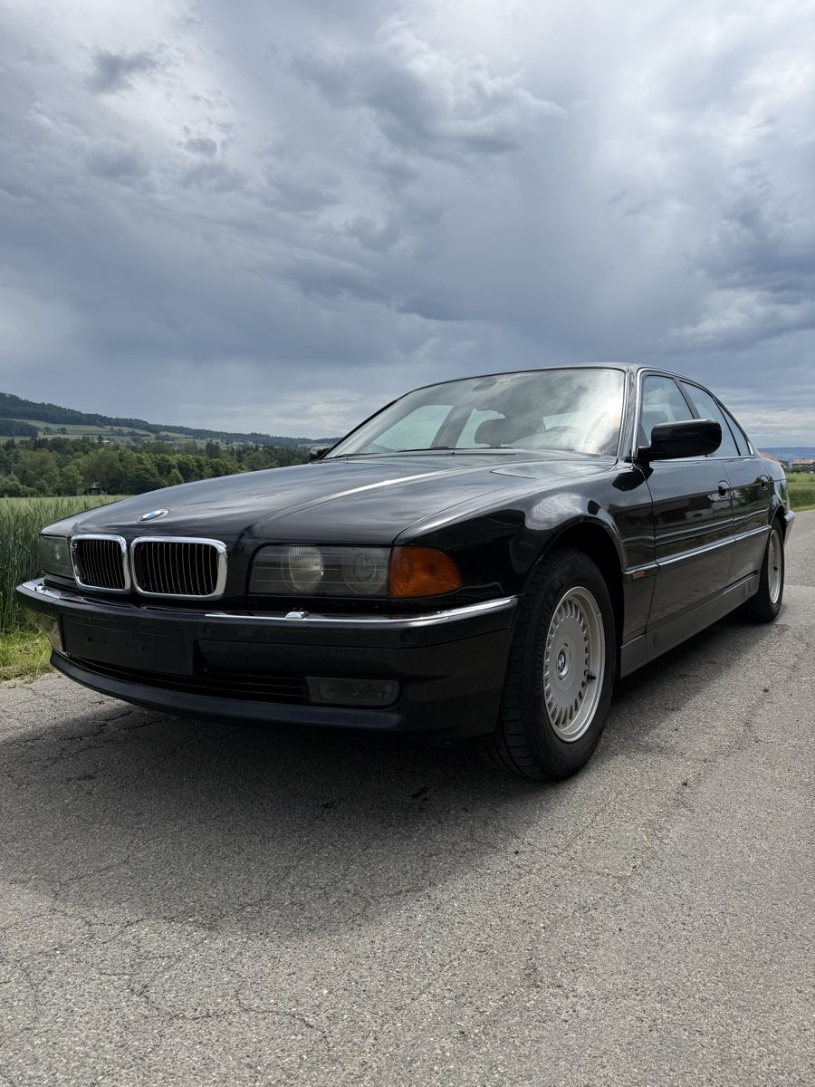 BMW Automobili: Bmw e38 750i V12 Luxuslimousine Oldtimer Youngtimer Legende – Usato da Schinznach Dorf venduto da exodia123 1