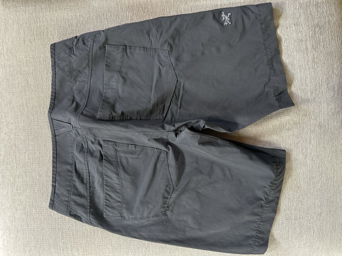 Arcteryx Pantaloni: Arc'teryx Damenhose kurz  – Usato da Gstaad venduto da storchli 3