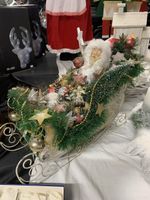Grosser Alter reichlich bestückter Weihnachstsschlitten