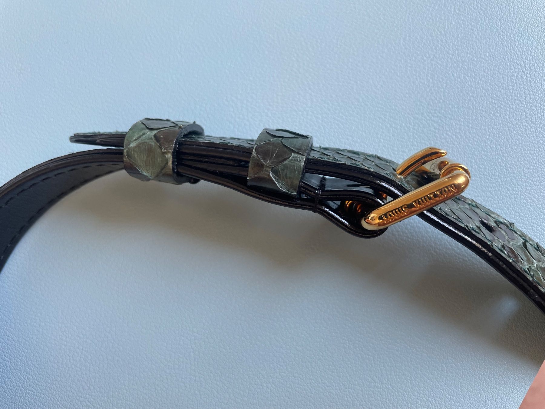 Louis Vuitton Altro in  Abbigliamento & Accessori: Louis Vuitton shoulder strap in python and black leather – Usato da Baden venduto da ale_9jr2 2