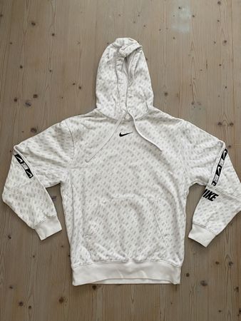 Pullover Nike (size XS)