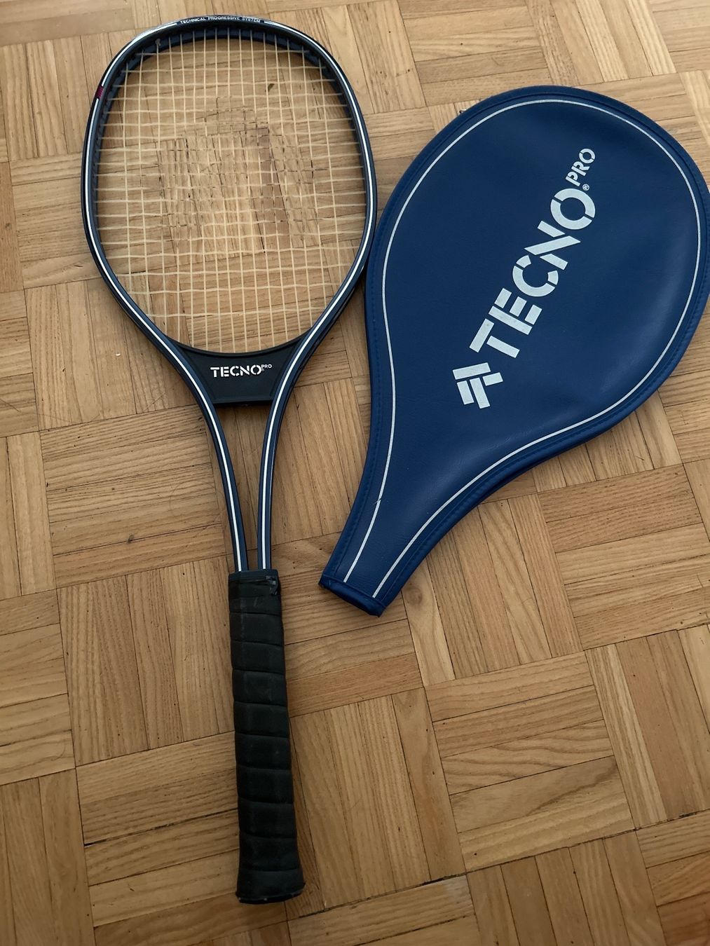 Schläger: Tennisschläger – Gebraucht aus Urdorf von 2msa2 2