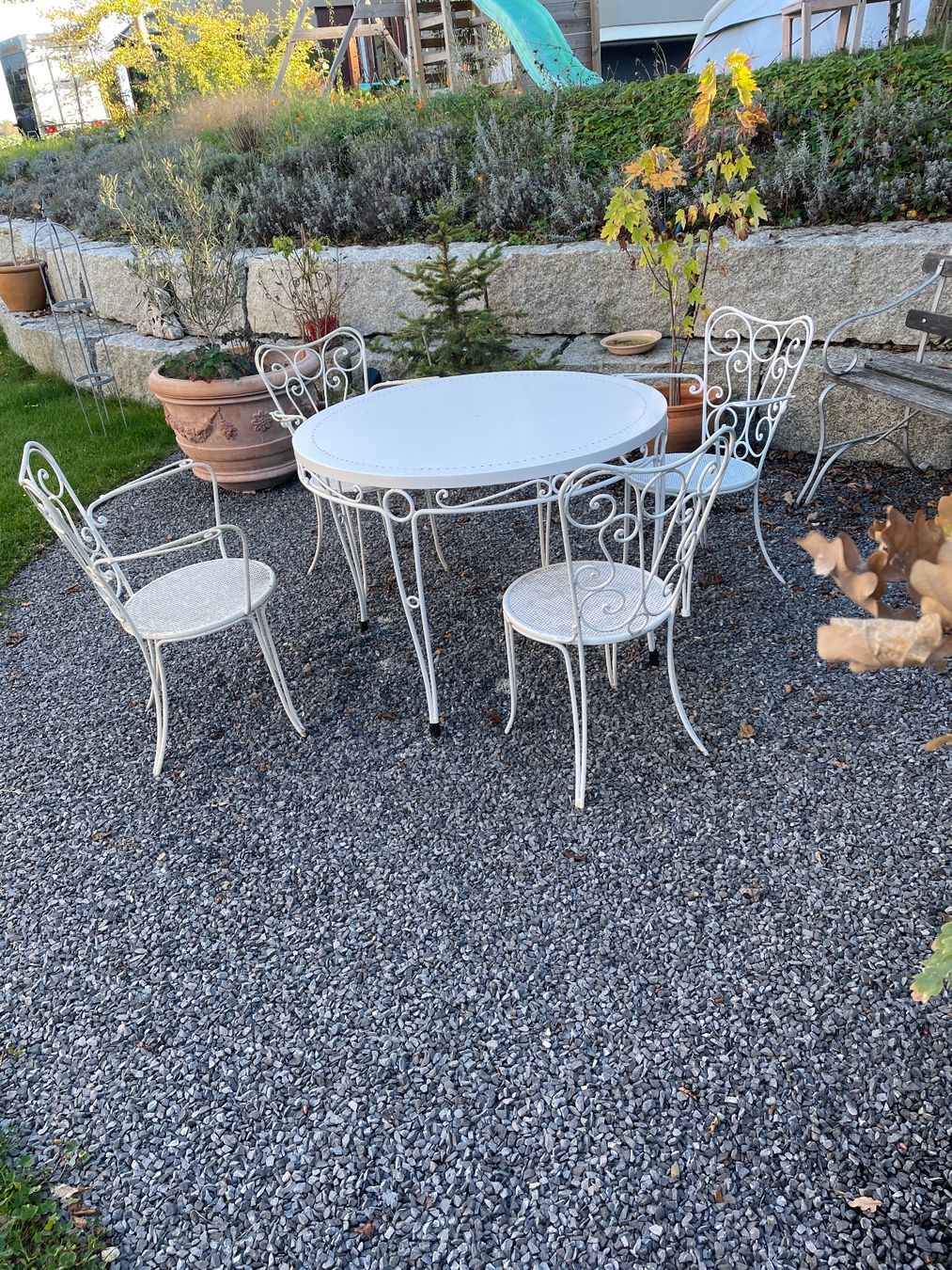 Set di tavolo e panche: Romantische Sitzgarnitur – Usato da Bottighofen venduto da Mattafone 1