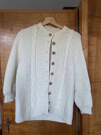 Wollstrickjacke, handgestrickt 