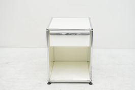 USM Regal Nachttisch Korpus reinweiss Designklassiker