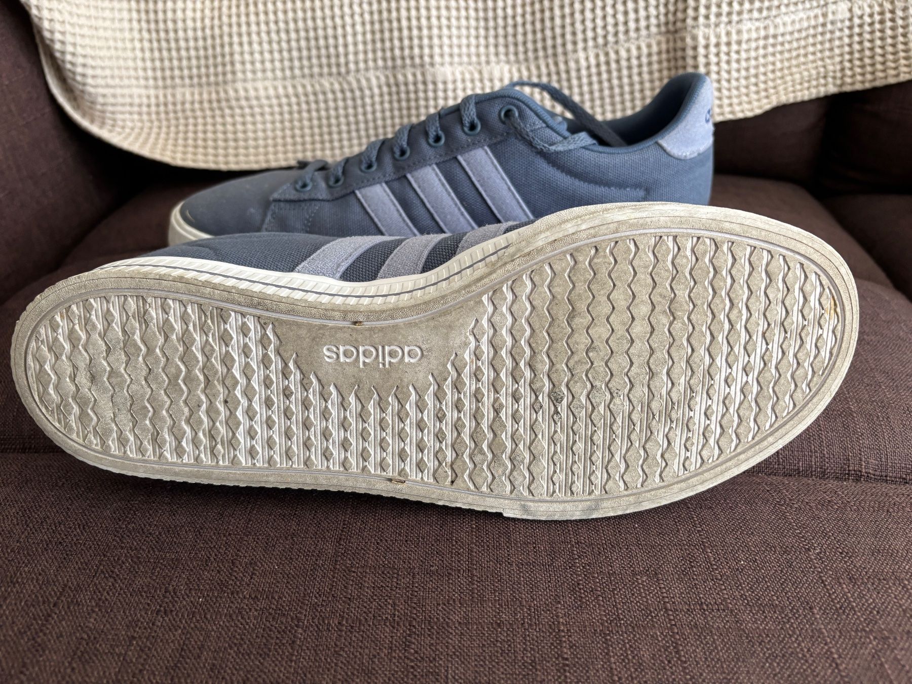 Adidas Scarpe da uomo: Basket ADIDAS taille 45 1/2 – Usato da Yverdon-les-Bains venduto da Signifer67 1