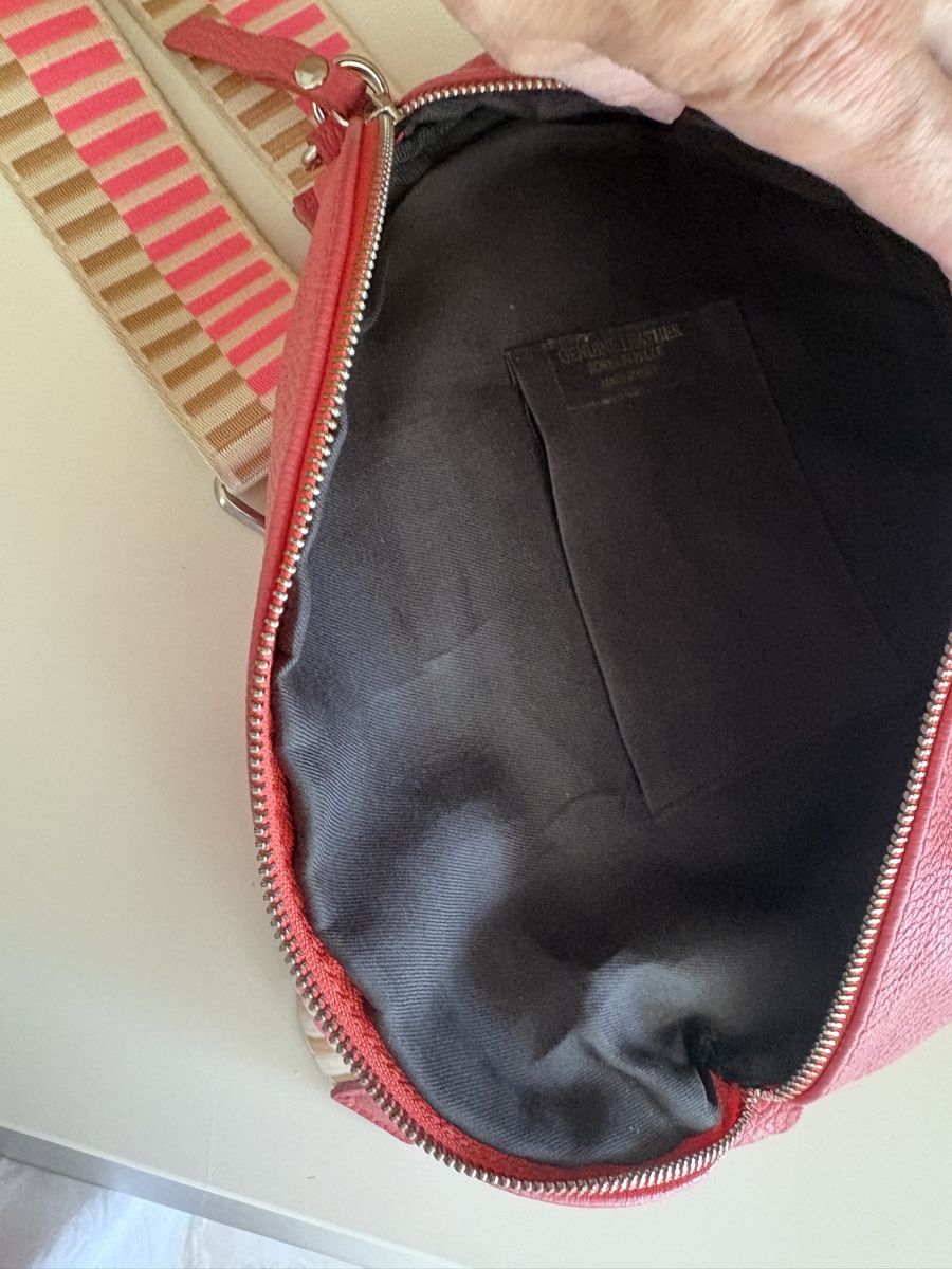 Borse da donna: Sac banane cuir rose avec sangle tissée – Usato da Pully venduto da kaba07 4