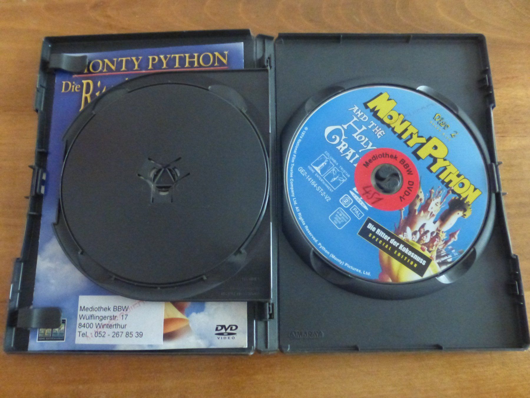 Tous les DVDs: Monthy Python Ritter der Kokosnuss Special Edition DVD – D'occasion à Zumikon par psisound 3