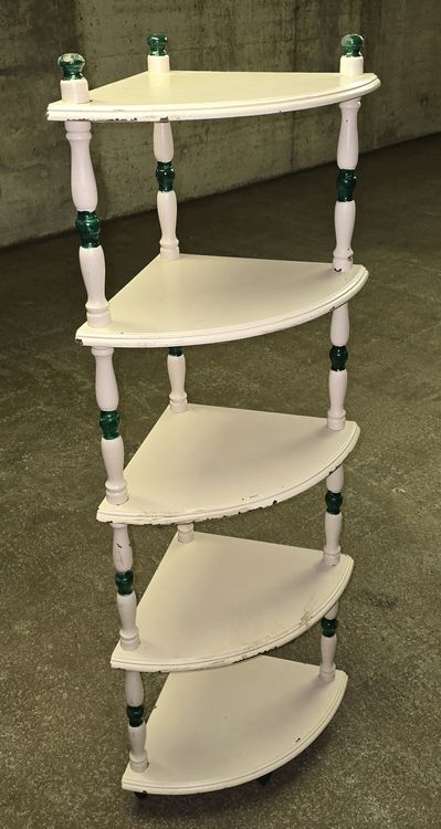 Signalétique blanche et verte dans les magasins photo – Photo