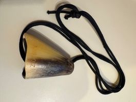Halskette "Rundholz" aus Horn, 9,5 cm lang, 7 cm breit