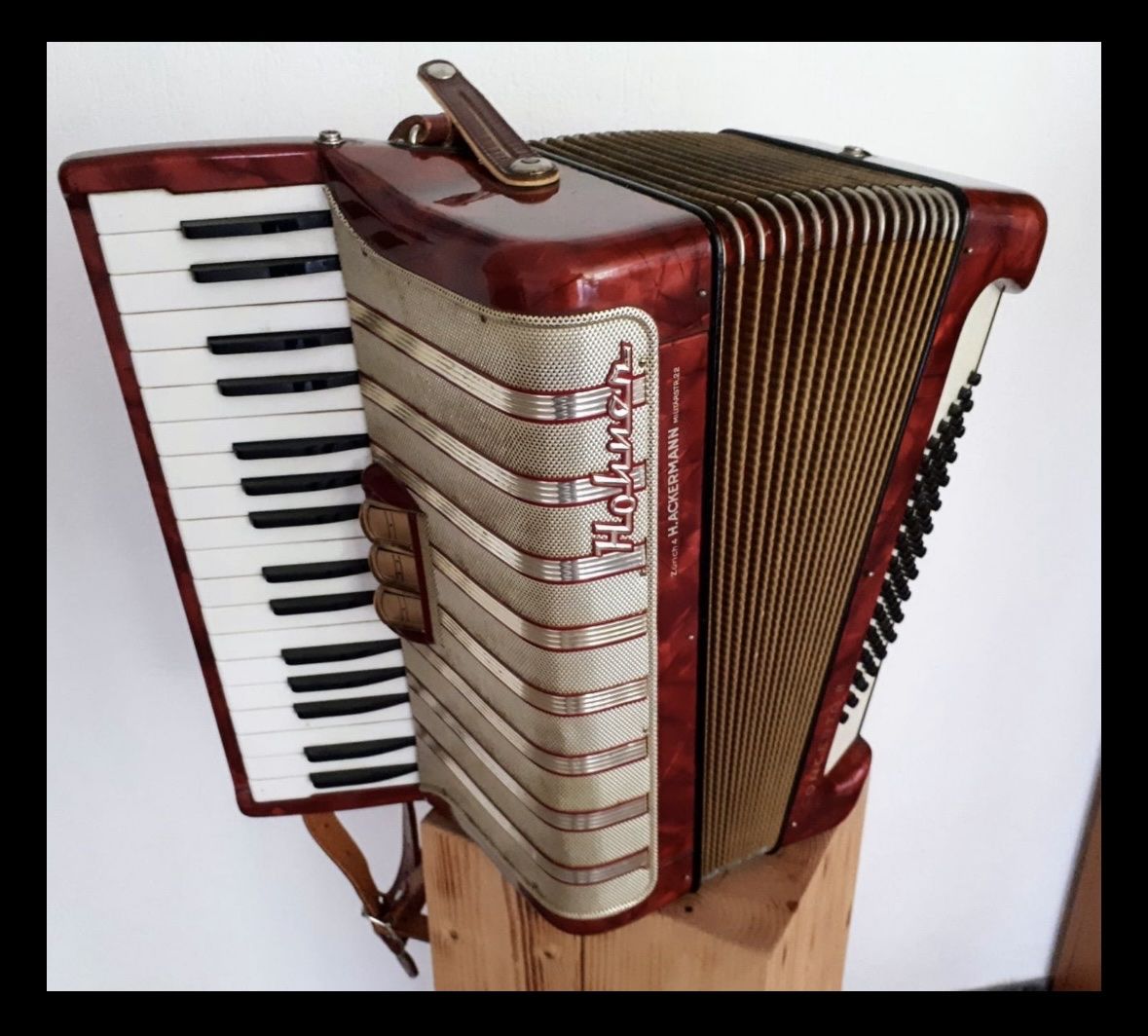 Hohner Strumenti musicali: Hohner Concerto 2 Handorgel KLav. Tas TOP ANGEBOT – Nuovo (secondo la descrizione) da Heiligkreuz (Mels) venduto da ria_7gd7 1
