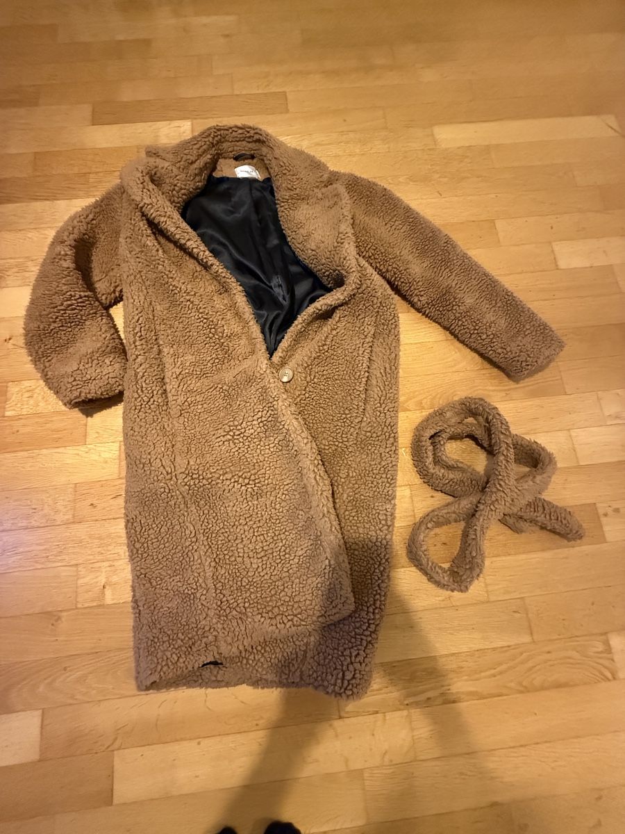 Moss Copenhagen Cappotti: Teddyfellmantel Grösse XS von MSCH – Usato da Zürich venduto da Beccca 1
