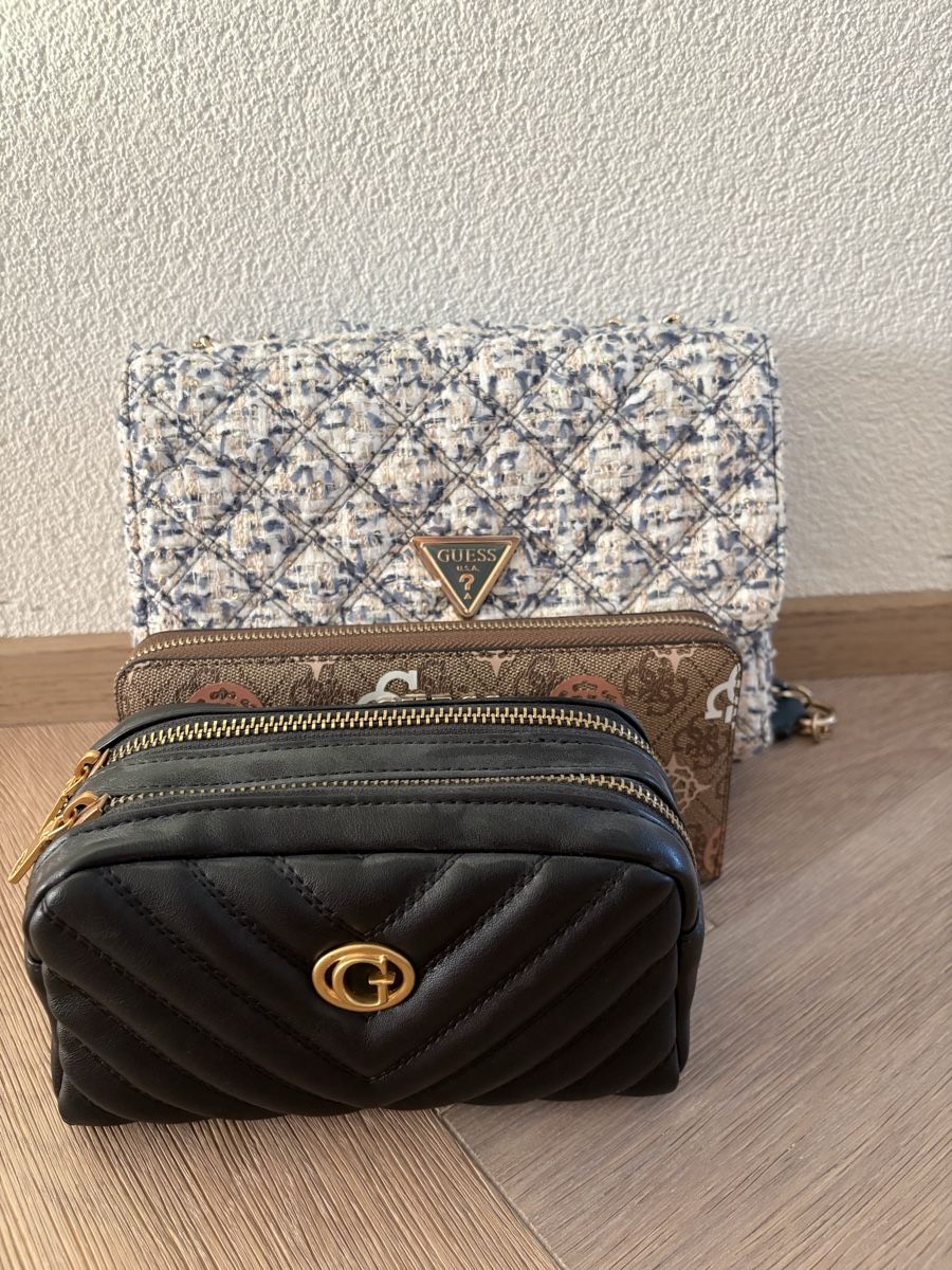 Guess Sacs femmes: Guess Sammlung – D'occasion à Urtenen-Schönbühl par Nastassja1306