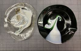 Teller aus kunstvoll geblasenem Glas / Paar dekorative
