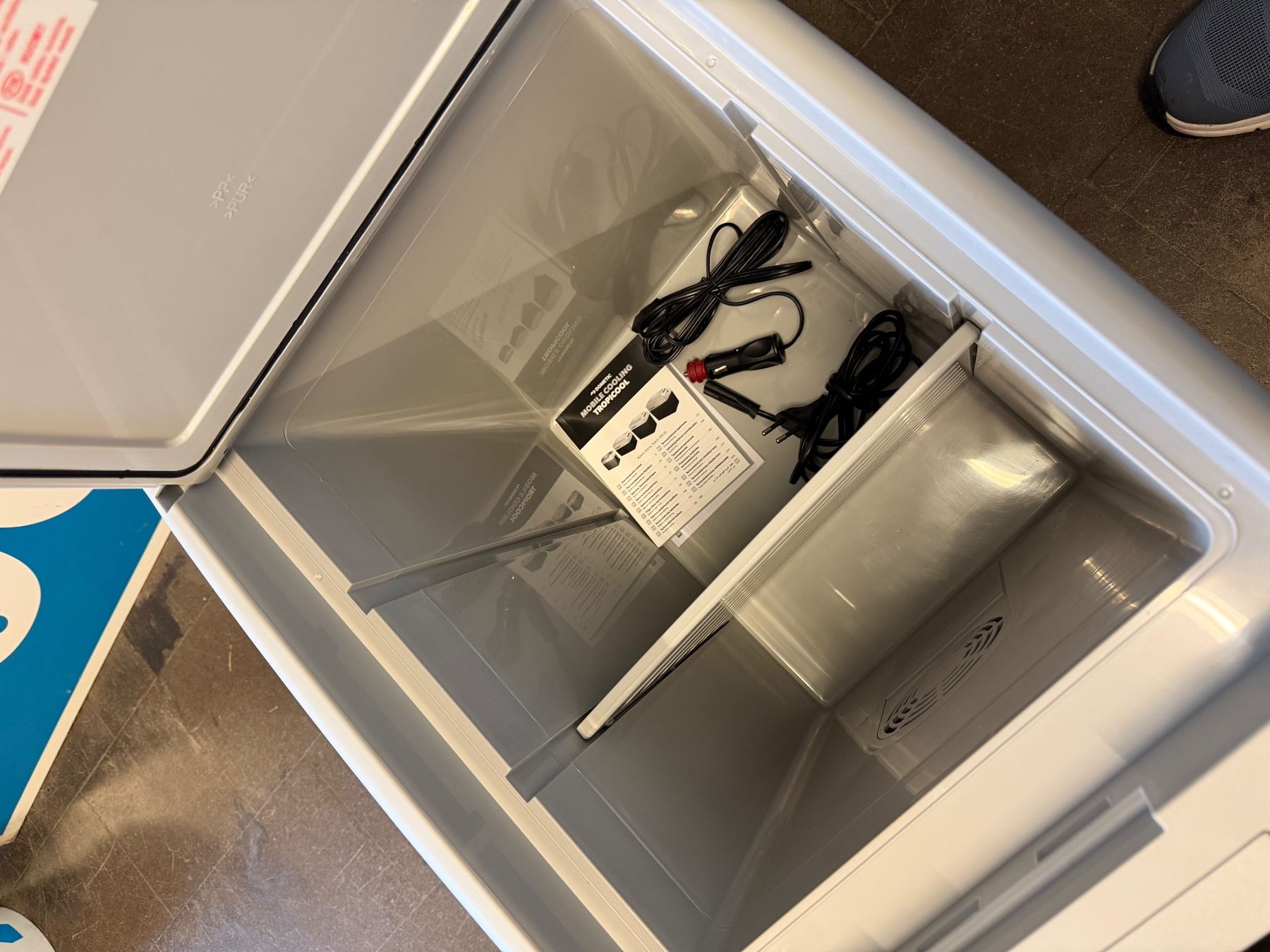 Dometic Frigoriferi & Refrigeratori: Dometic TropiCool Kühlbox grau schwarz – Nuovo (secondo la descrizione) da Grenchen venduto da Samo7275 2