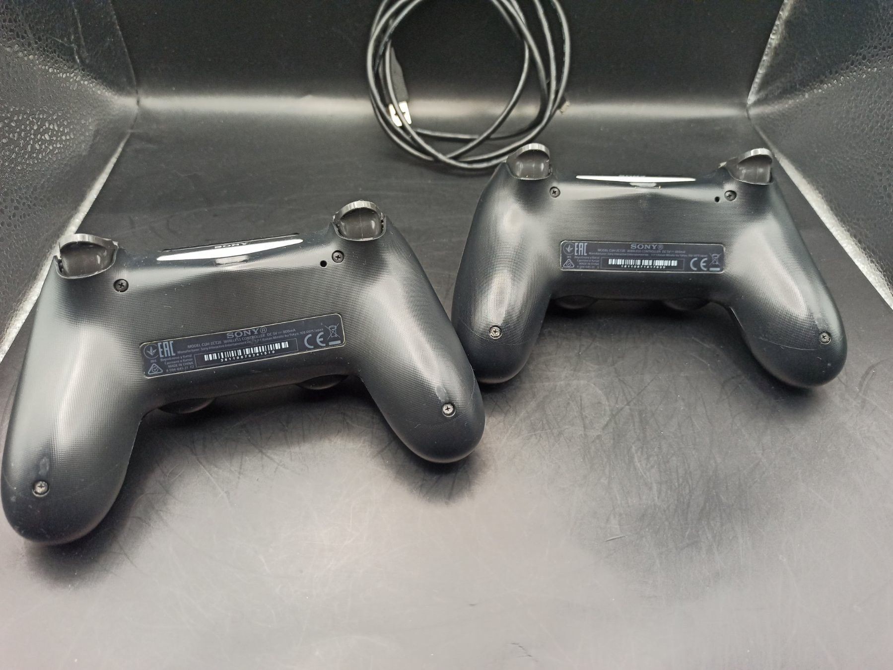 Controller: 2 x Original Controller Sony PS4 Wireless DualShock 4 V2 – Gebraucht aus Oberweningen von mar_87mx 8
