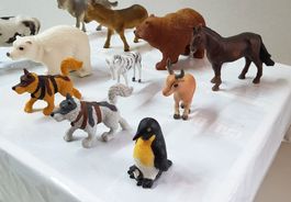 11 Diverse Tier Figuren
